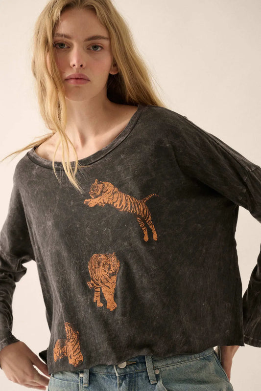 Tiger Trio Cropped Long-Sleeve Graphic Tee