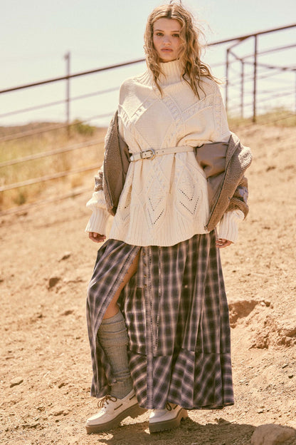 Twist Ending Oversize Cable Knit Mock-Neck Sweater